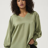 KCHILLA - Satin bluse - Grøn