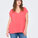 Sødeste viskose bluse fra Only Carmakoma - Coral